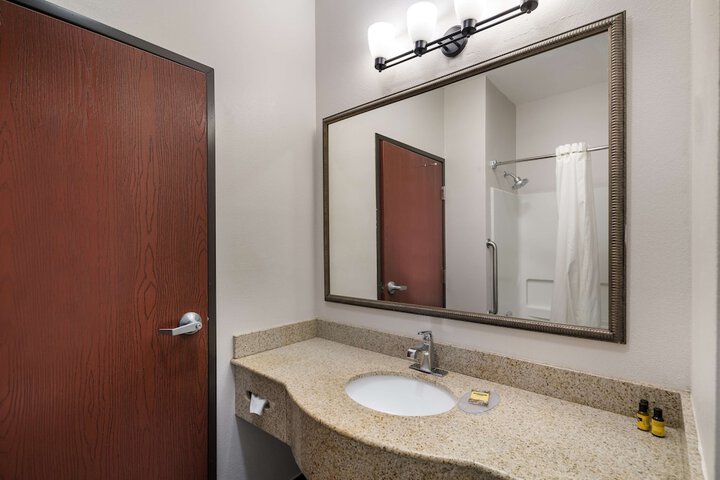 2 Queen Beds Flat Screen Television Microwave and Refrigerator High Speed Internet A (9 of 14)