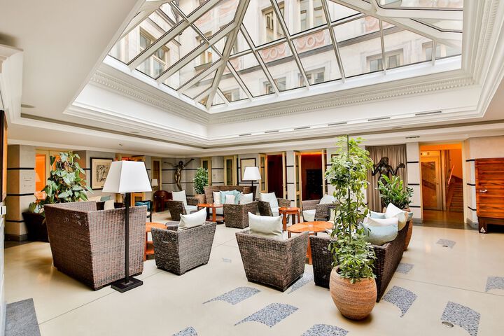 Entrance & Lobby