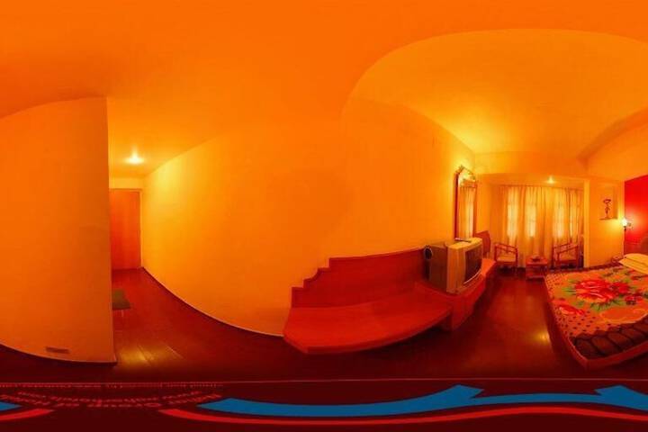 Room 2 of 7