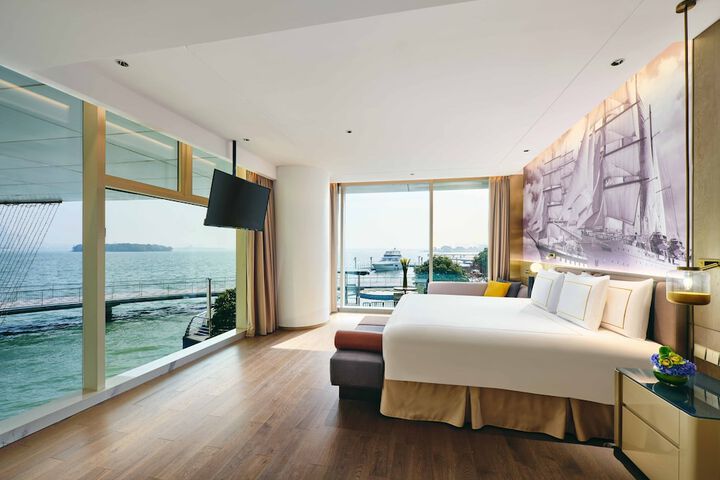 Room 3 of 130