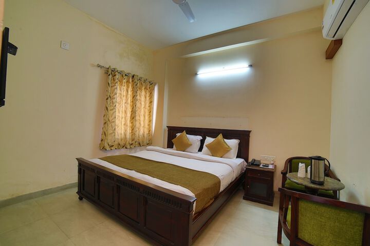 Room 18 of 77