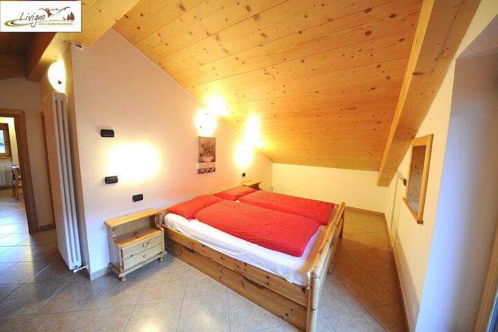 Room 8 of 43