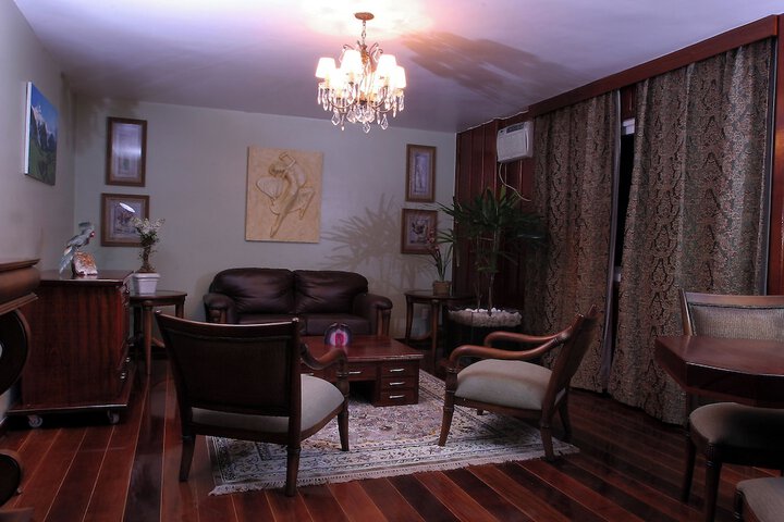 Room 10 of 42