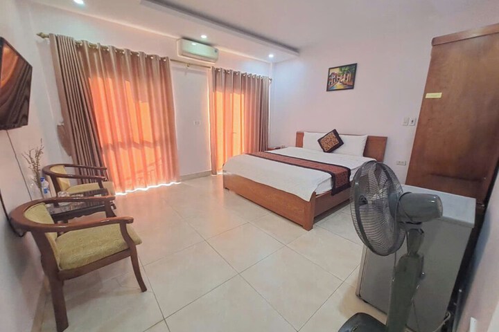 Room 25 of 42