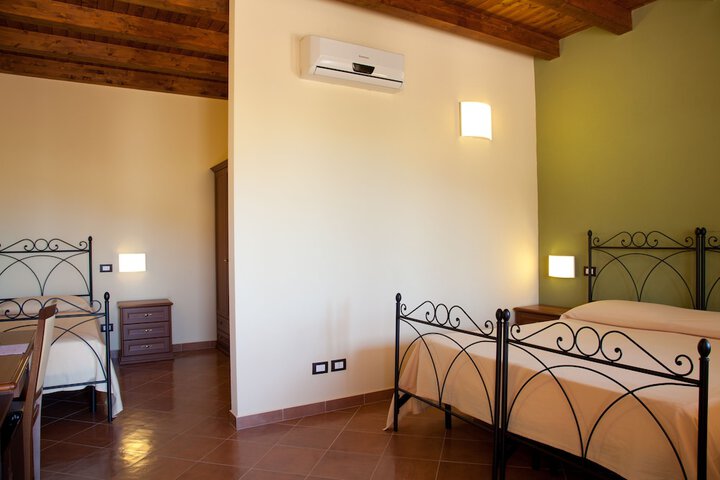 Room 4 of 45