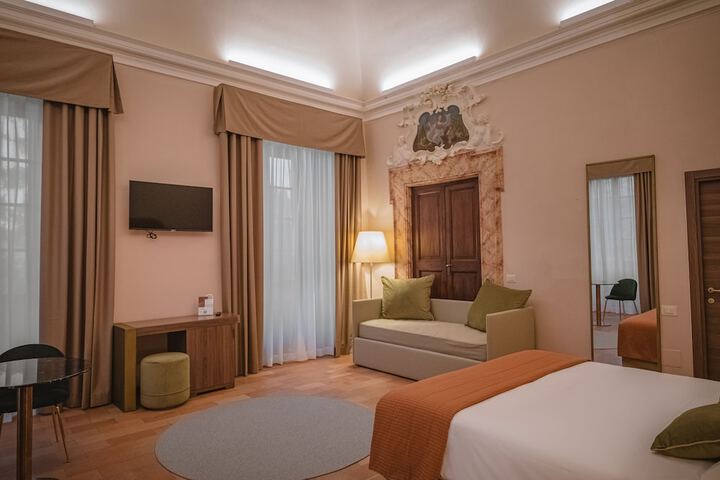 Room 18 of 111