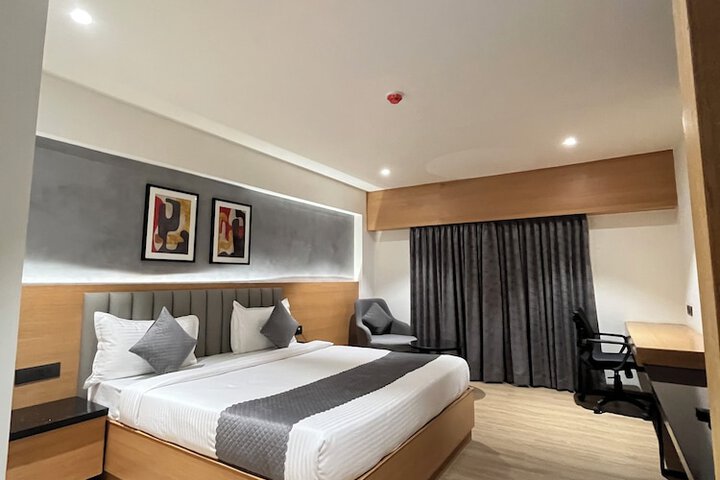 Room 9 of 24