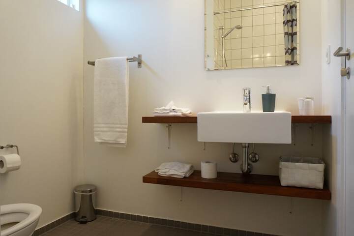 Room 8 of 27