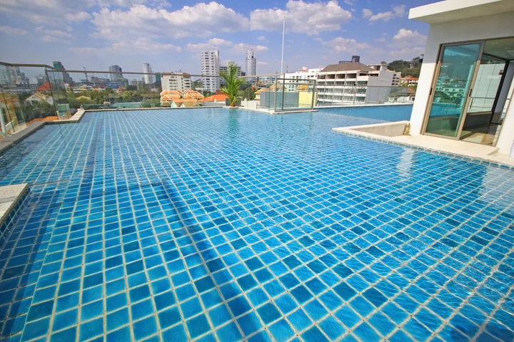 Pool 14 of 28