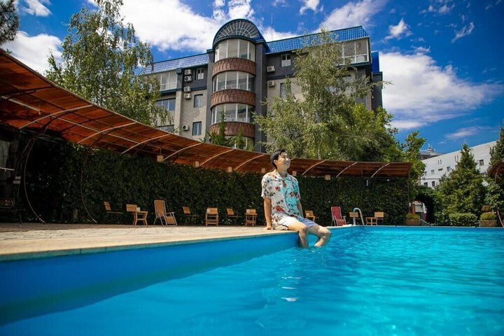 Pool 52 of 100
