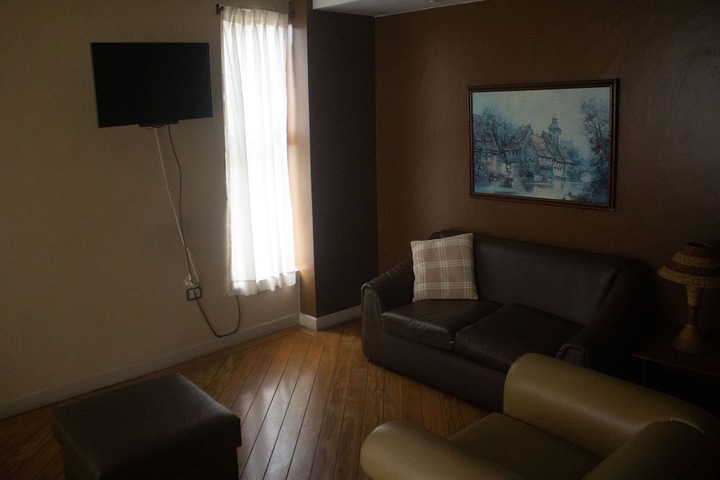 Room 61 of 102