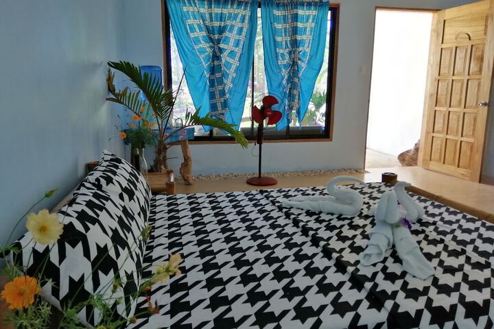 Room 3 of 22