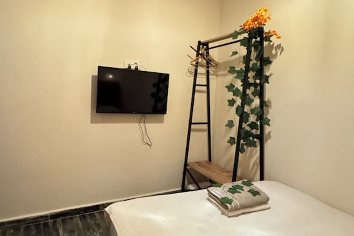 Room 16 of 23