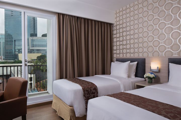 Room 10 of 90