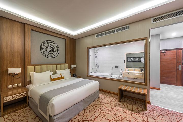 Room 10 of 22