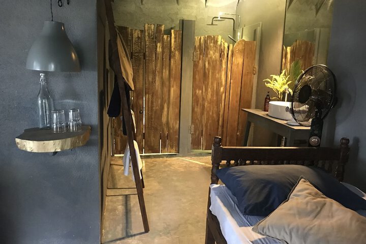 Room 26 of 82
