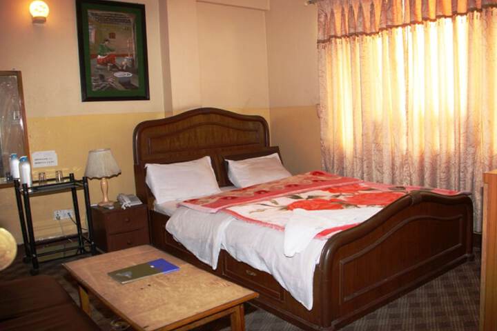 Room 5 of 18