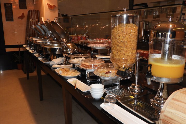 Breakfast buffet