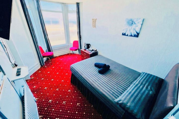 Room 13 of 23