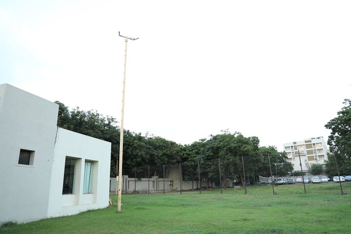 Hotel Exterior 33 of 37