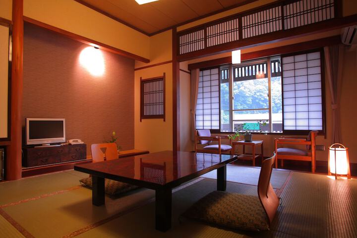 Room 6 of 54