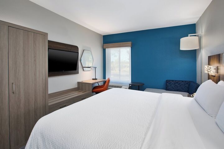 Room 3 of 24