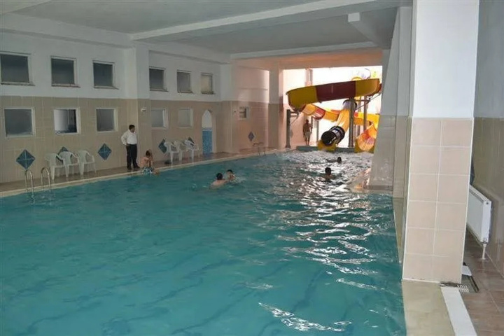 Hotel with Pool