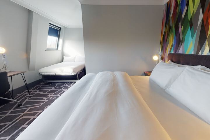 Room 10 of 35