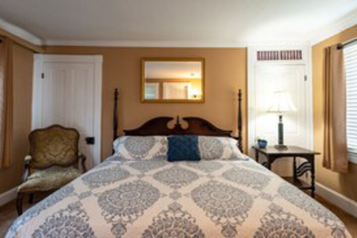 Room 140 of 253