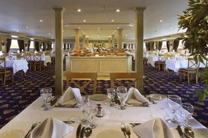 Dining 9 of 9