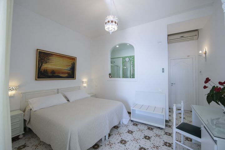 Room 5 of 24