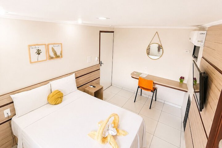 Room 4 of 33