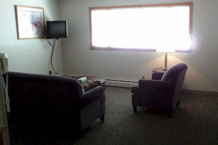 Room 9 of 12