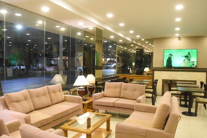 Entrance & Lobby