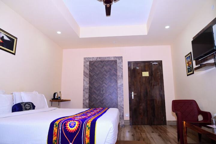 Room 12 of 22