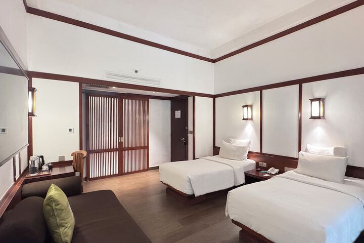 Room 6 of 161