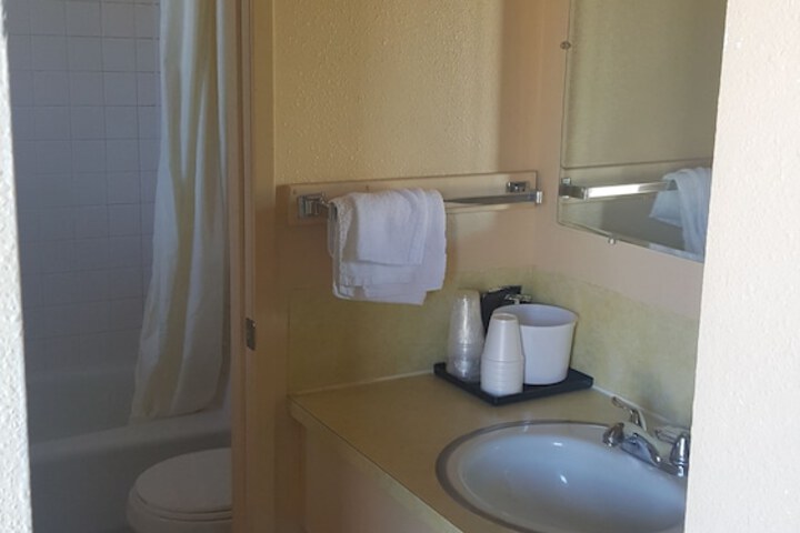 Room 22 of 34
