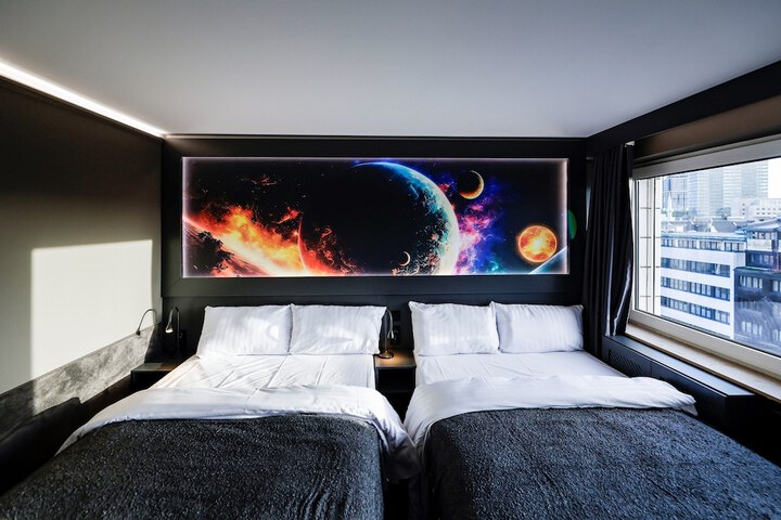 Room 13 of 54