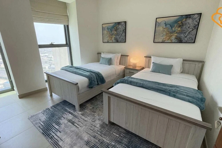 Room 4 of 12
