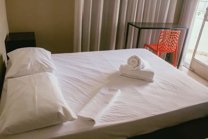 Room 10 of 20