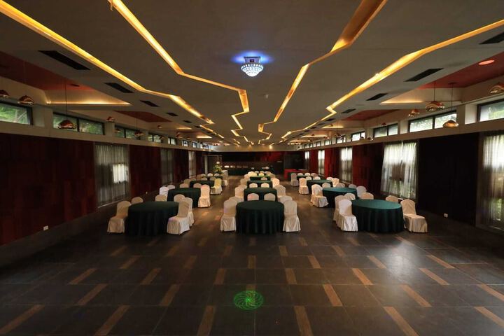 Ballroom/Hall 60 of 74