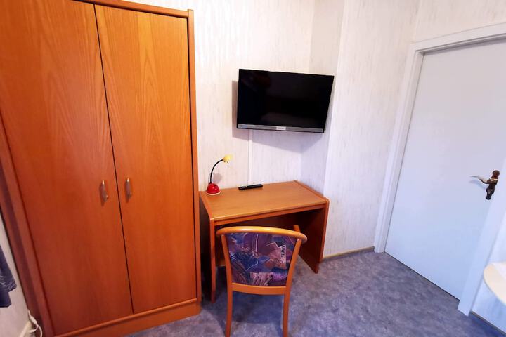 Room 5 of 52