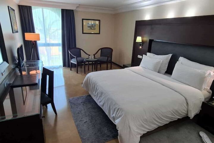 Room 10 of 36
