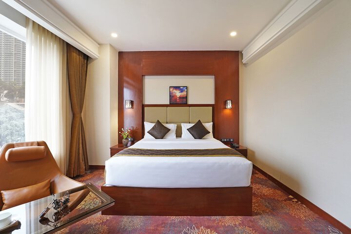 Room 16 of 33