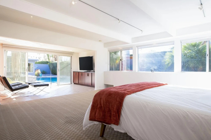 Room 6 of 22