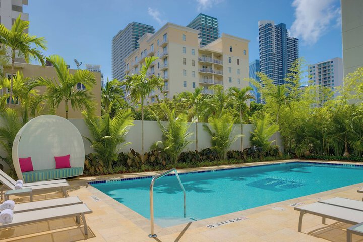 Hotel Pool