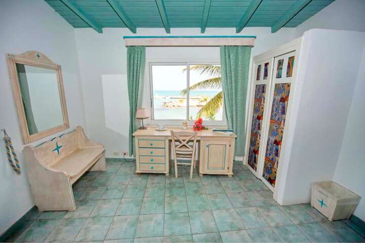 Room 5 of 60