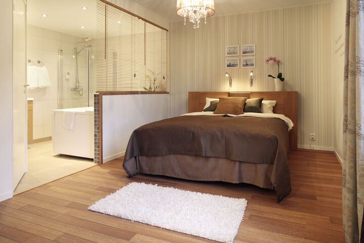 Room 5 of 44