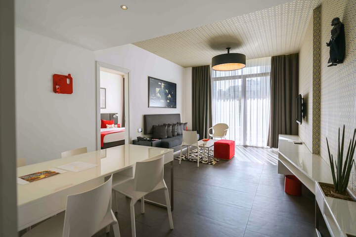 Room 41 of 100