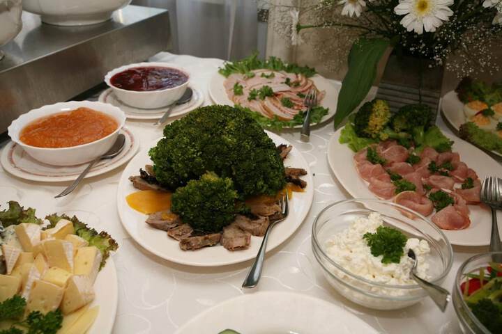 Dining 33 of 45